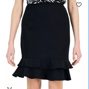 Kasper Crepe Tiered Ruffle Pencil Skirt | Black | Size 6